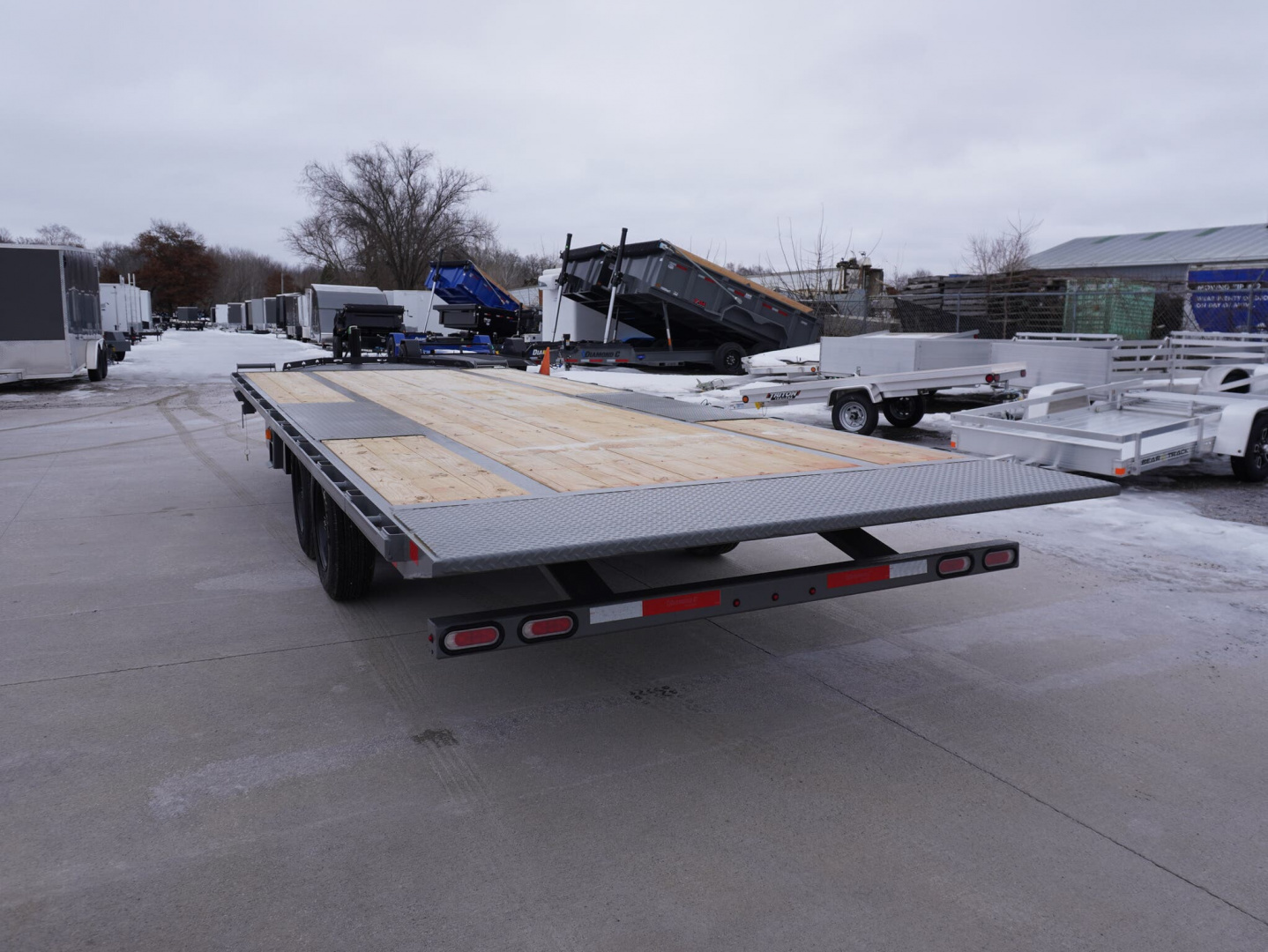 New 2026 Diamond C Trailers DET207 22ft Deckover Tilt