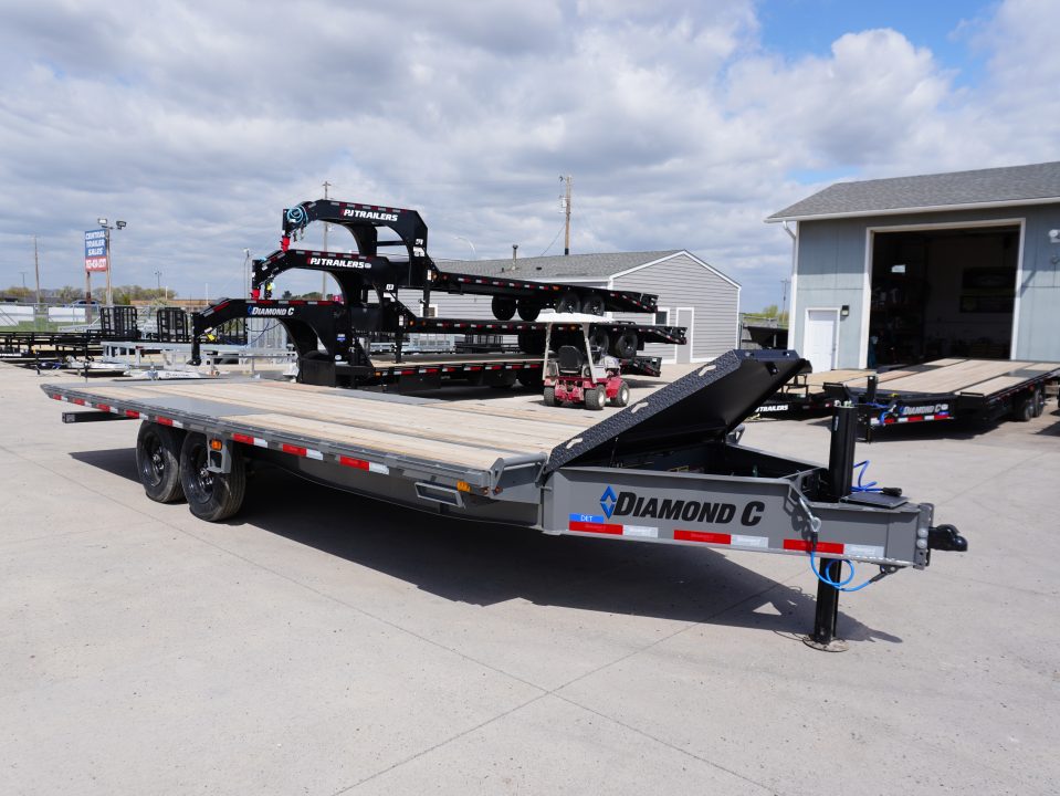 New 2026 Diamond C Trailers DET207 22ft Deckover Tilt
