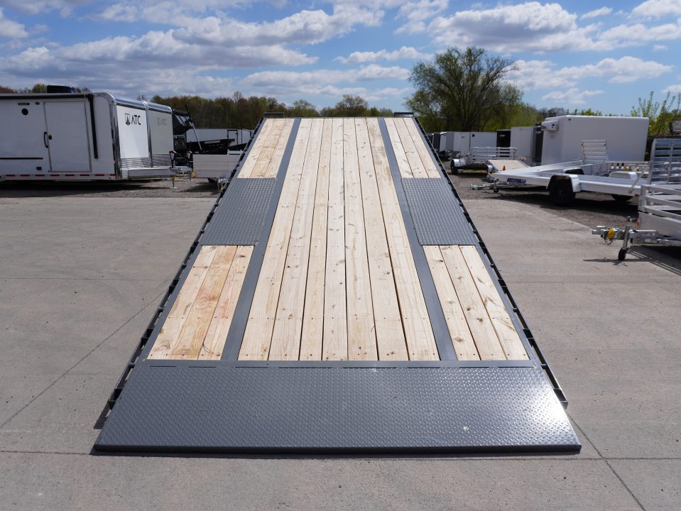 New 2026 Diamond C Trailers DET207 22ft Deckover Tilt