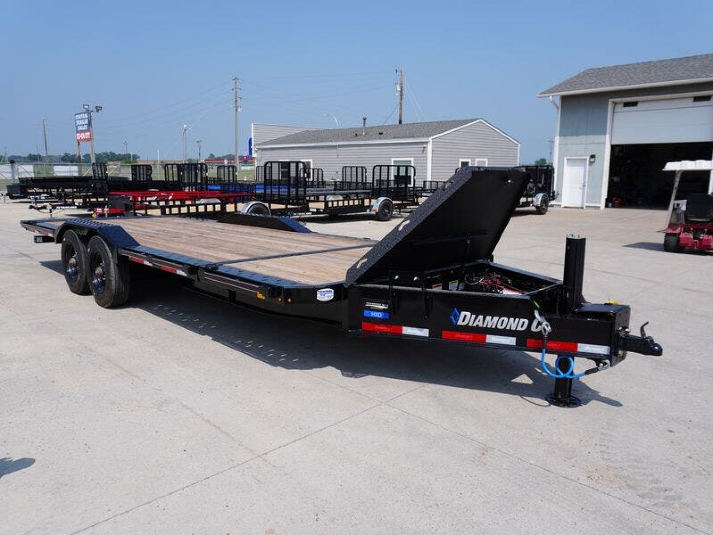 New 2025 Diamond C Trailers 210 22ft Tilt