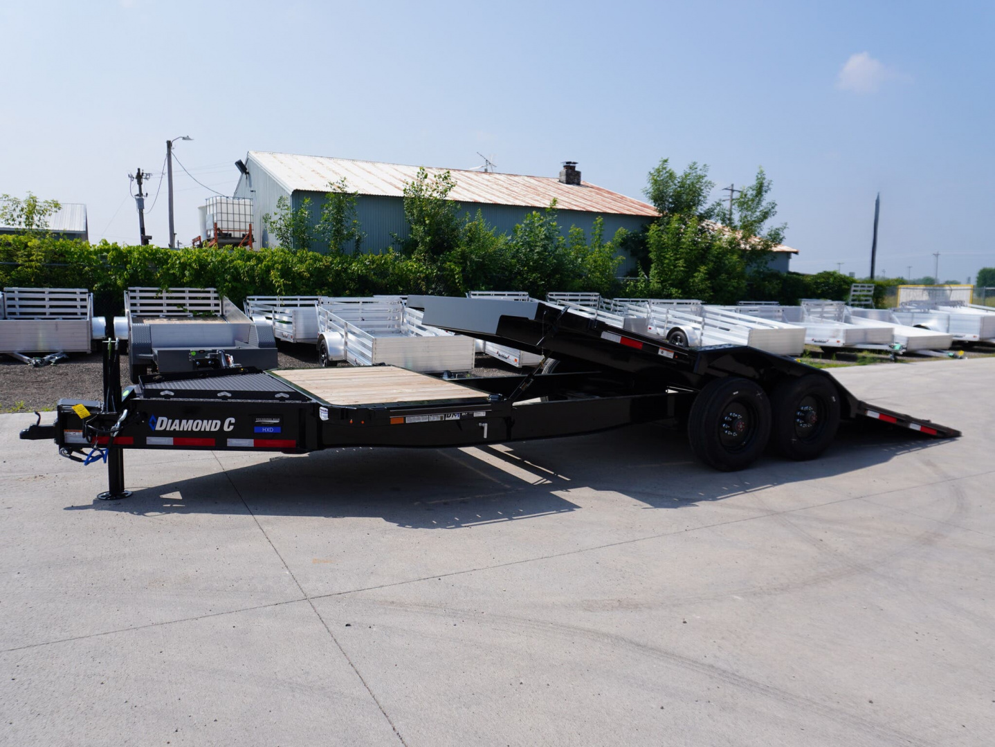 New 2025 Diamond C Trailers 210 22ft Tilt