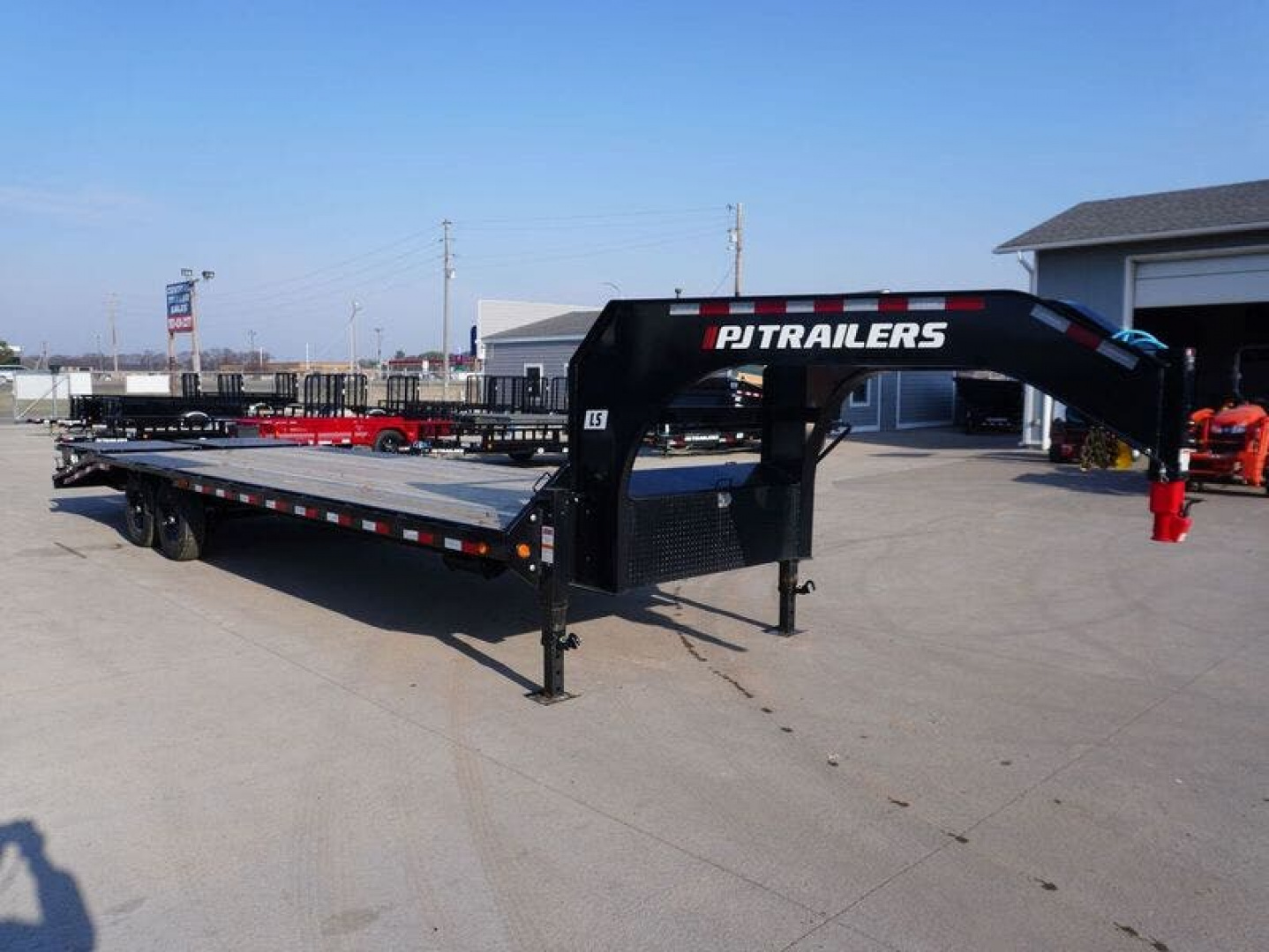 New 2026 PJ Trailers 28FT Gooseneck Deckover
