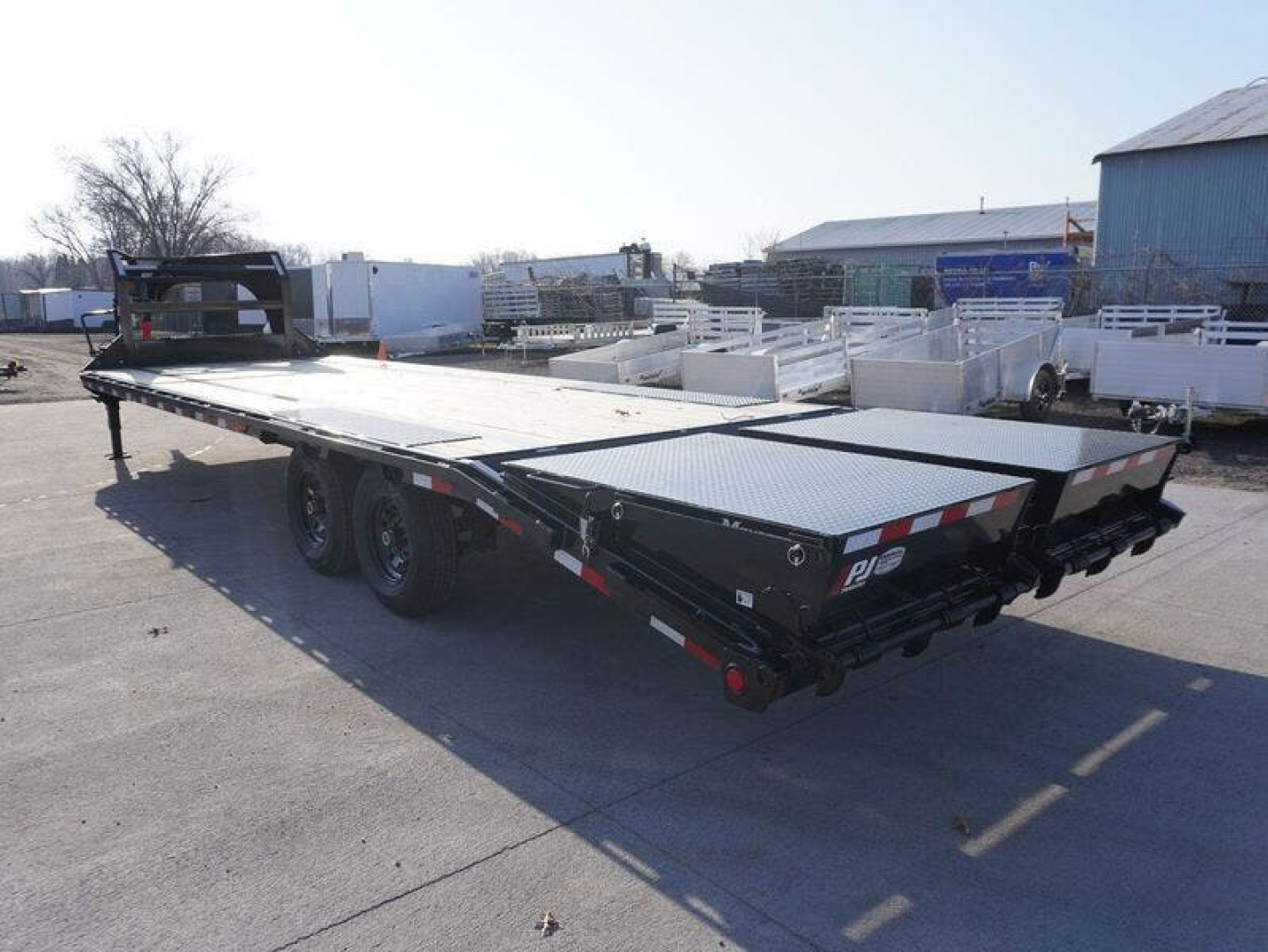 New 2026 PJ Trailers 28FT Gooseneck Deckover