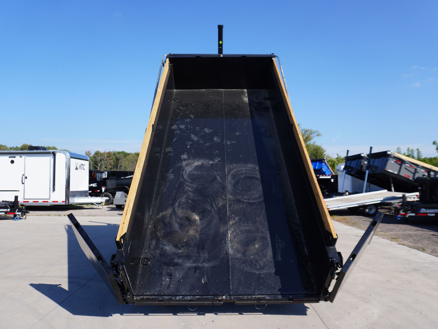 New 2026 Diamond C Trailers 207 82'x16ft Dump