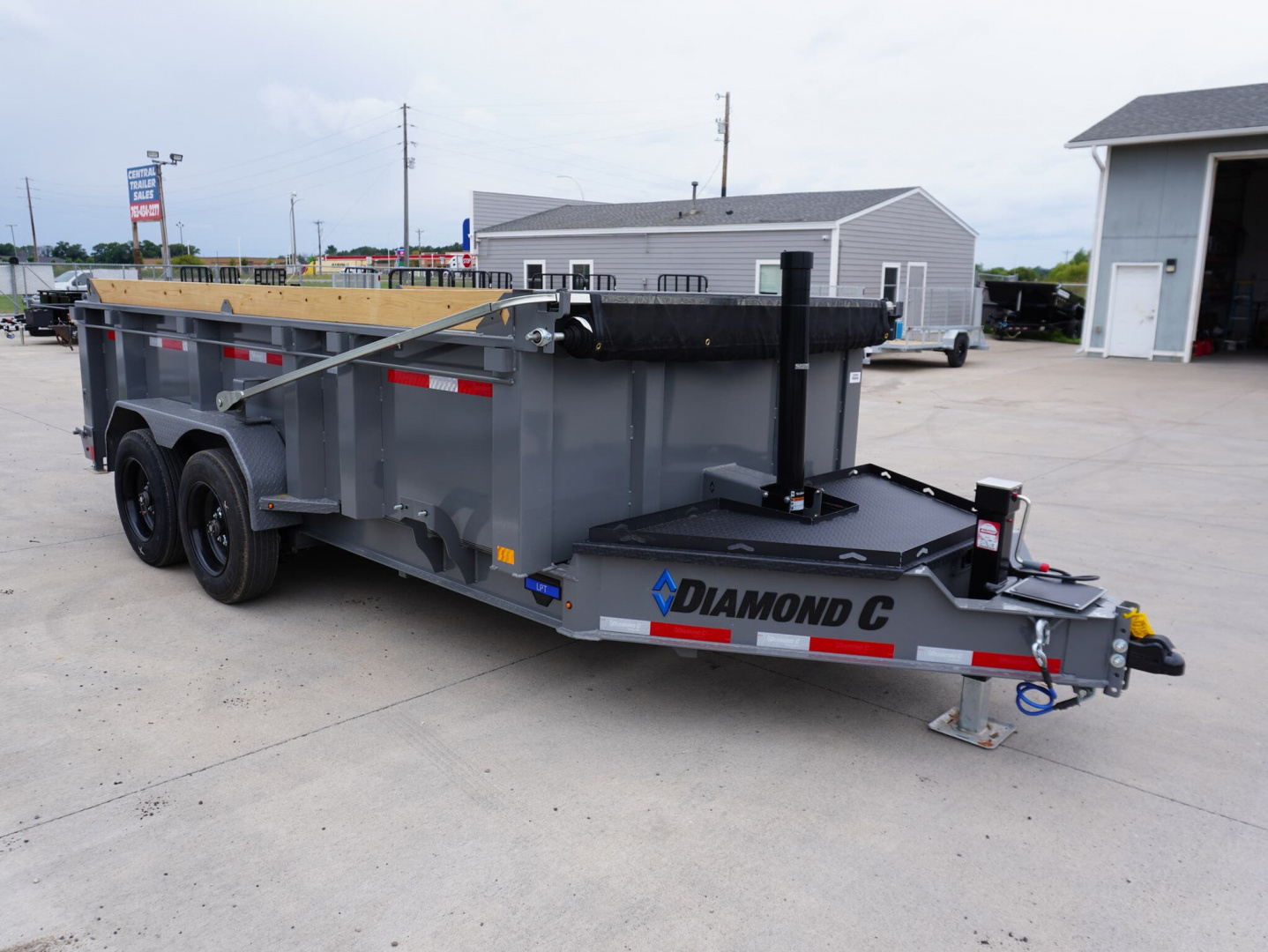New 2026 Diamond C Trailers 207 82'x14ft Dump