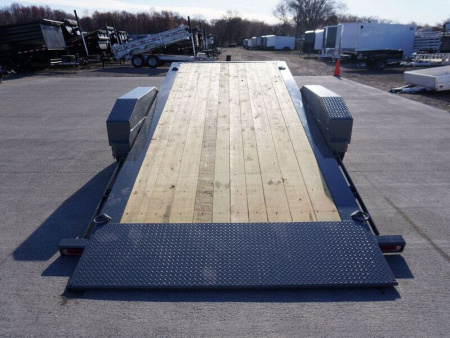 New 2025 Diamond C Trailers 207 22ft Tilt