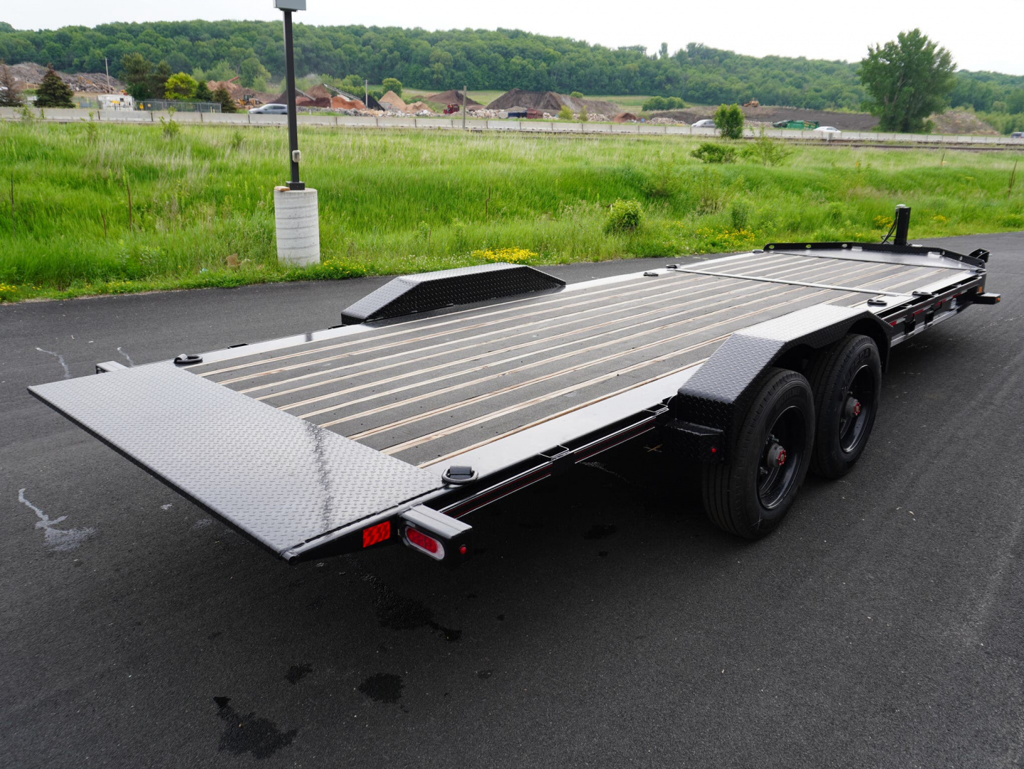 New 2025 Diamond C Trailers 210 22ft Tilt