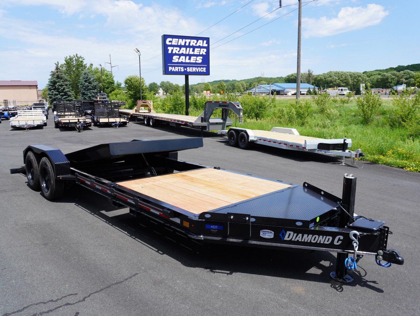 New 2025 Diamond C Trailers 207 22ft Tilt