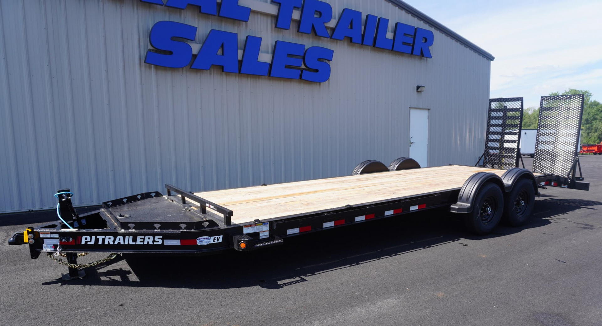 New 2026 PJ Trailers 24ft Equipment Trailer