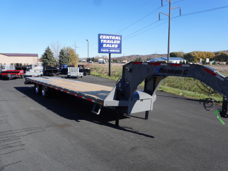 New 2026 Diamond C Trailers 32ft Gooseneck Deckover