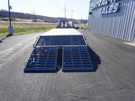 New 2026 Diamond C Trailers 32ft Gooseneck Deckover