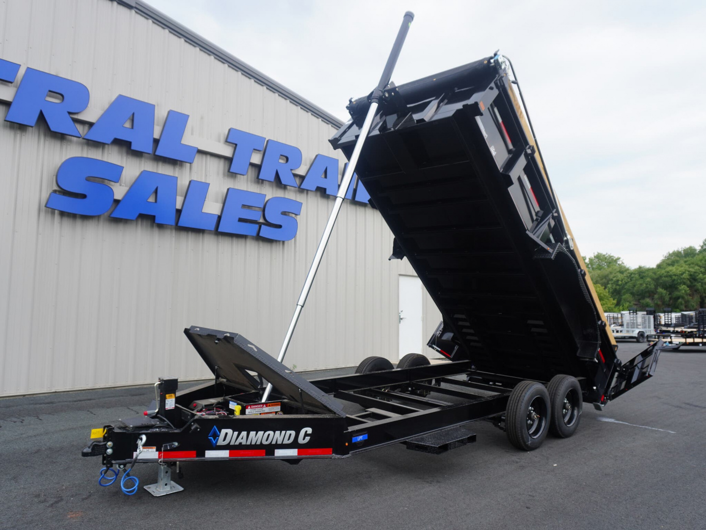 New 2026 Diamond C Trailers 207 82'x16ft Dump