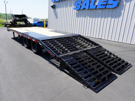 New 2025 Diamond C Trailers 25ft Gooseneck Deckover