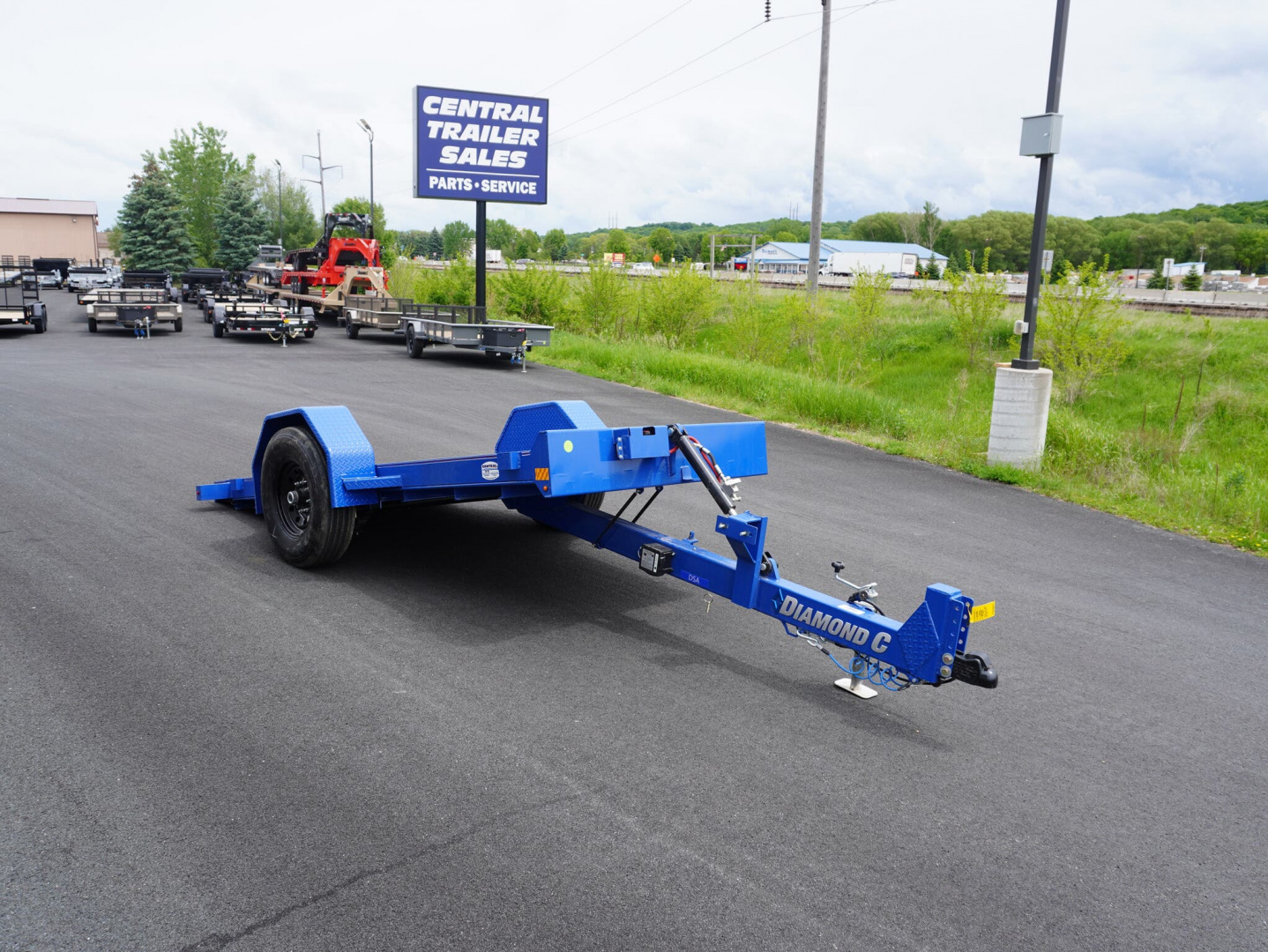 New 2025 Diamond C Trailers 107 59'x12ft Tilt