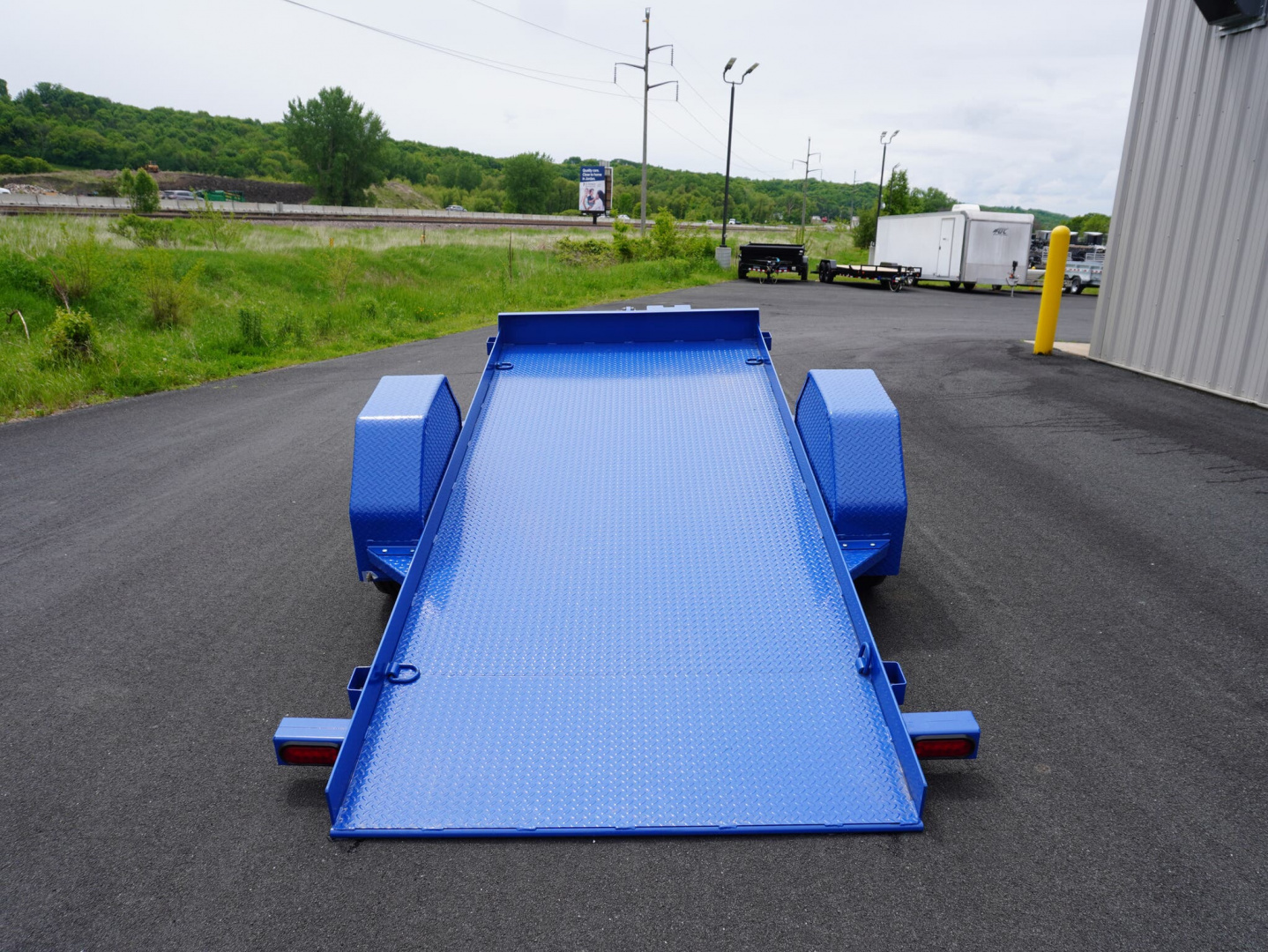 New 2025 Diamond C Trailers 107 59'x12ft Tilt