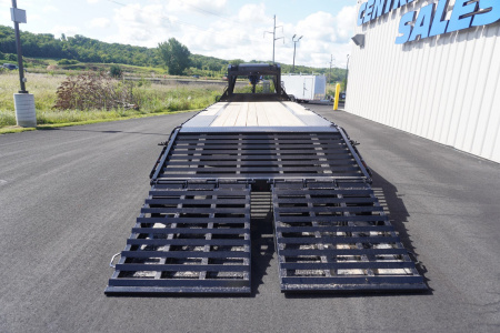 New 2024 Diamond C Trailers 25' Gooseneck Deckover