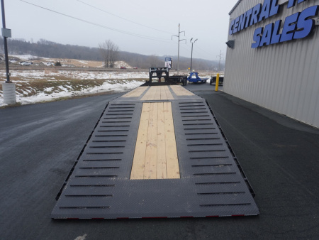 New 2026 PJ Trailers 40' Gooseneck 25.9K GVWR