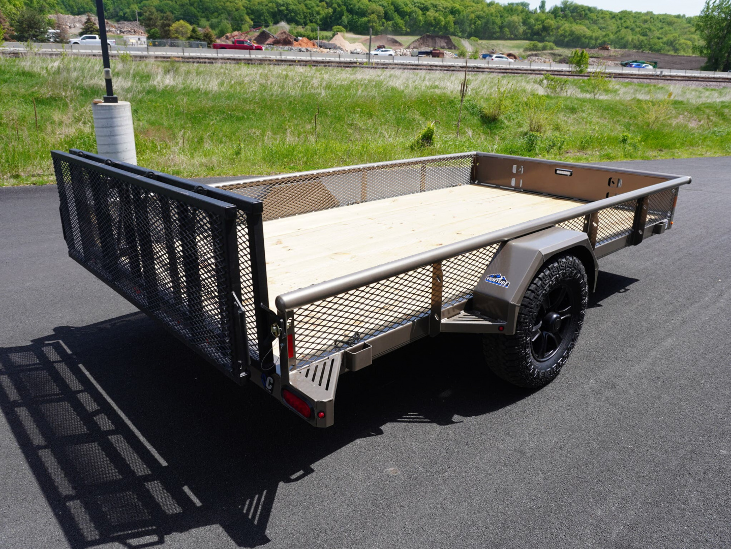 New 2025 Diamond C Trailers 135 77'x12ft Venture Utility