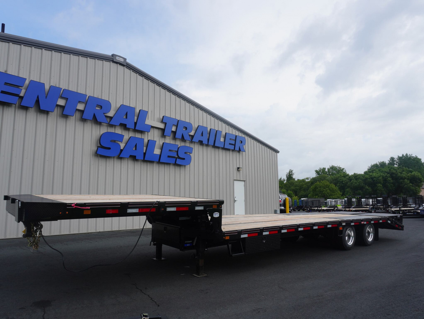 New 2025 Diamond C Trailers 38ft Trailer Step Deck