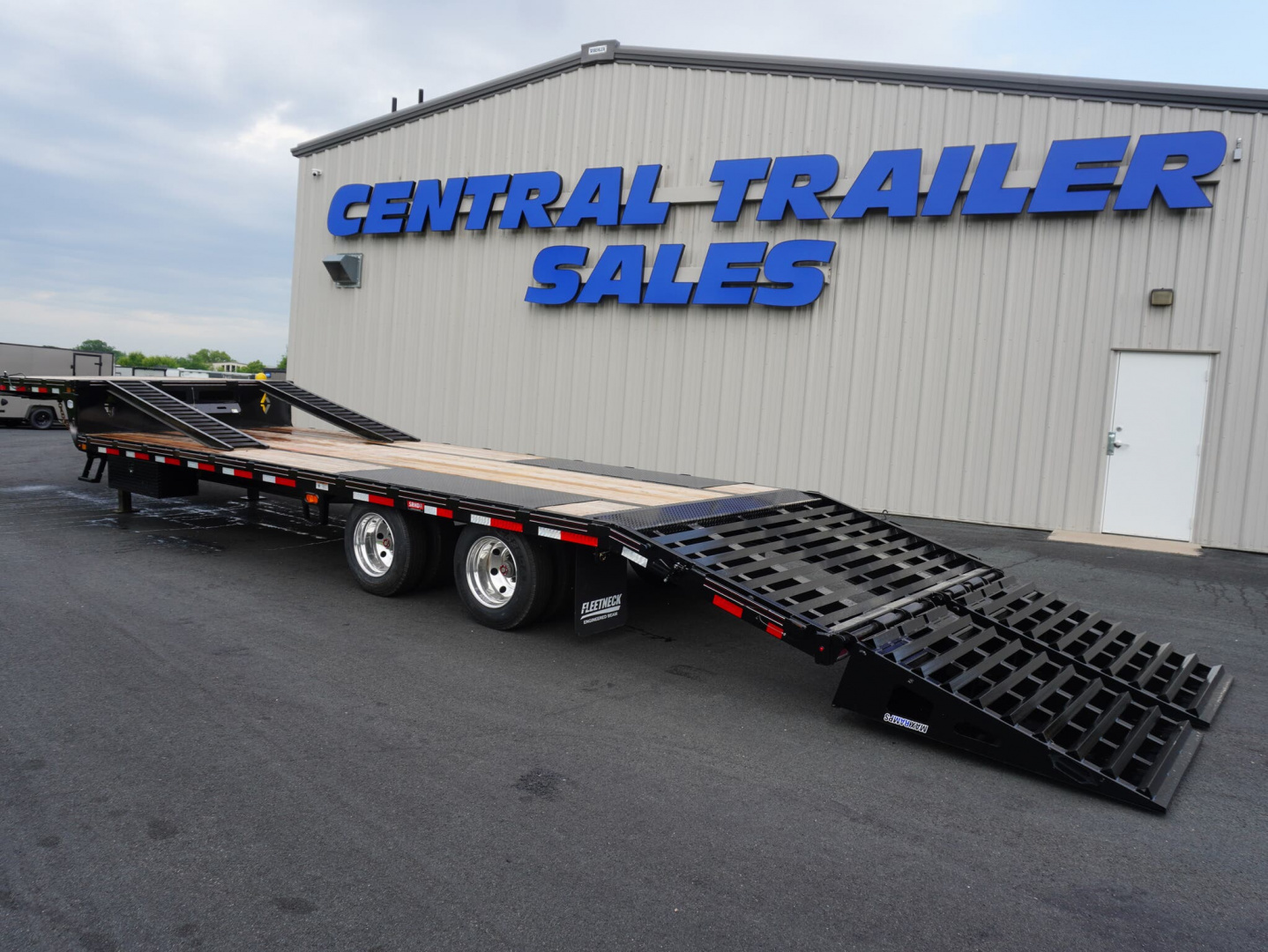 New 2025 Diamond C Trailers 38ft Trailer Step Deck