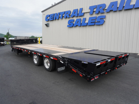 New 2025 Diamond C Trailers 38ft Trailer Step Deck