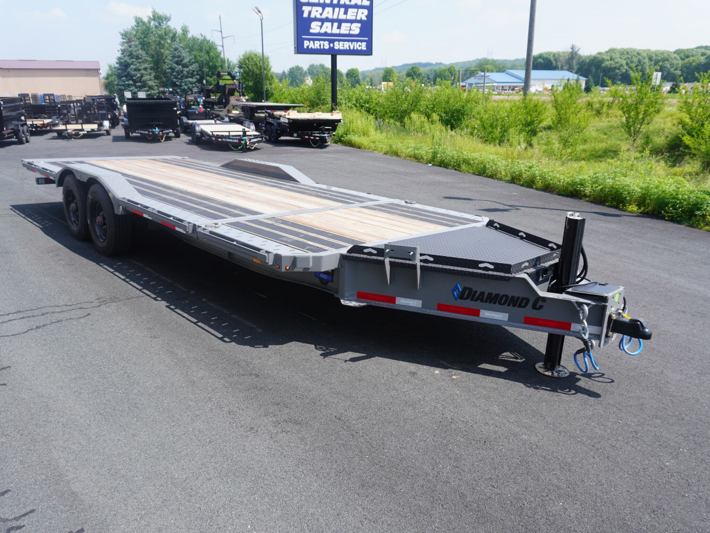 New 2025 Diamond C Trailers 210 22ft Tilt