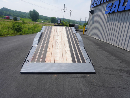 New 2025 Diamond C Trailers 210 22ft Tilt