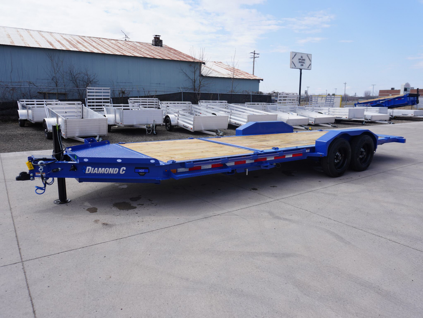New 2025 Diamond C Trailers 207 22ft Tilt