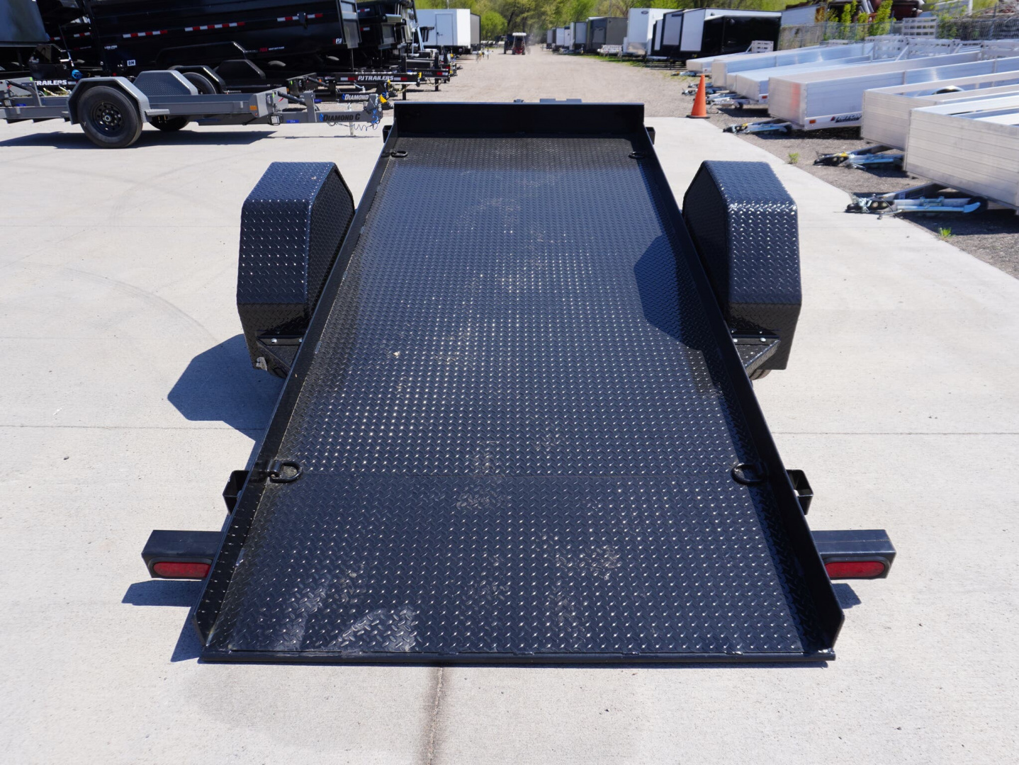 New 2025 Diamond C Trailers 107 59'x12ft Tilt