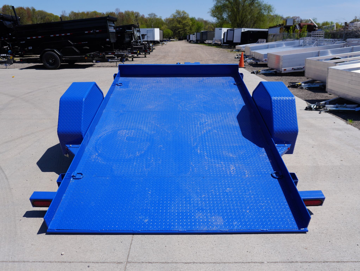 New 2025 Diamond C Trailers 107 77'x10ft Tilt