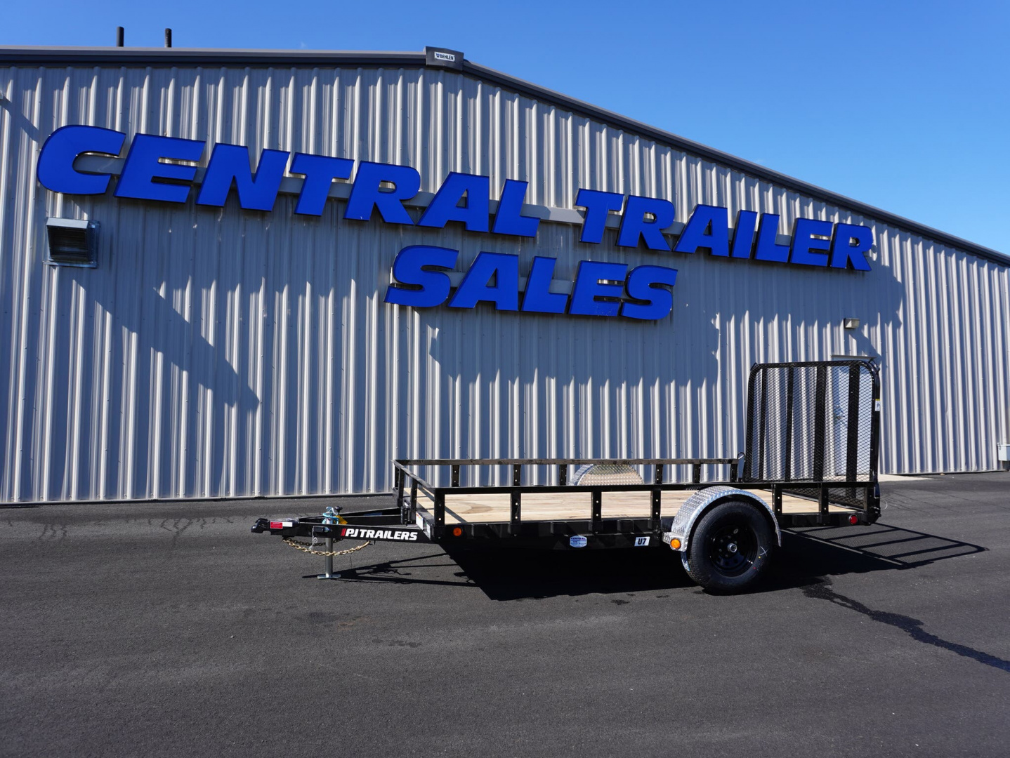 New 2025 PJ Trailers 77'x12ft Utility