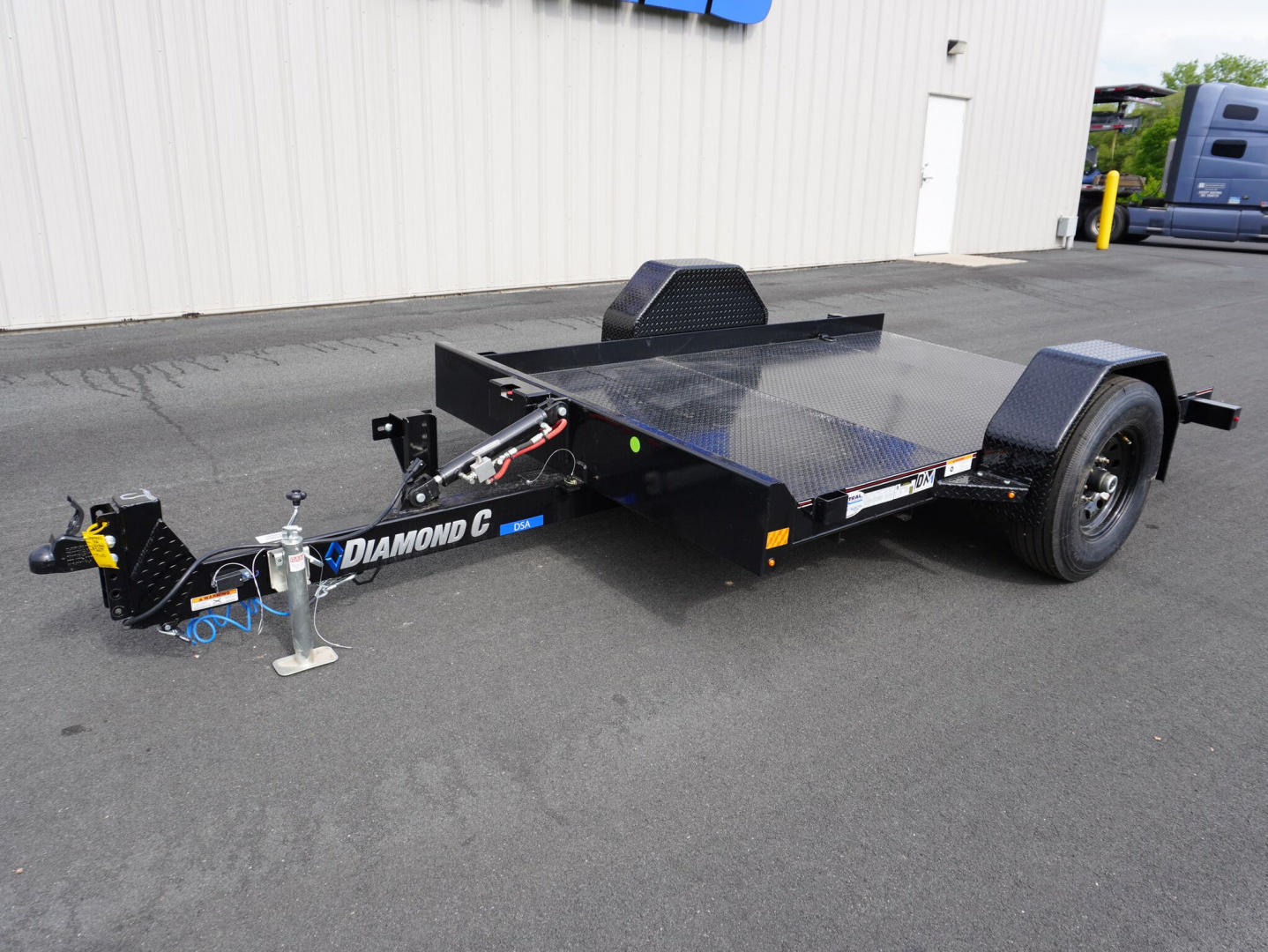 New 2025 Diamond C Trailers 107 77'x10ft Tilt
