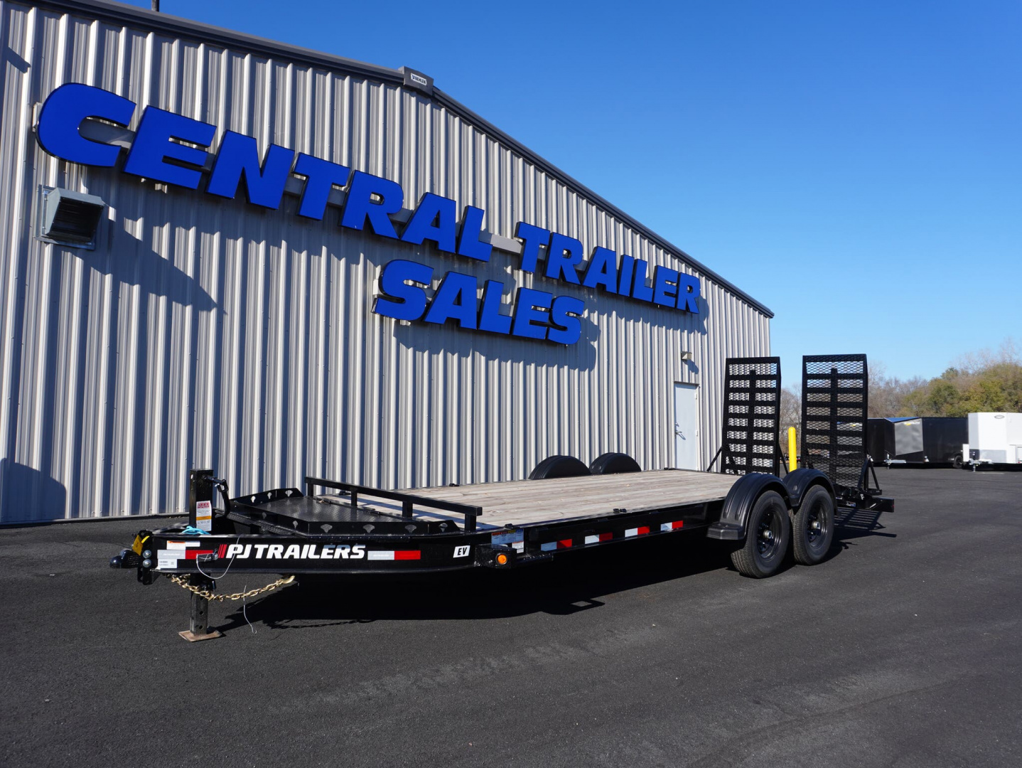 New 2025 PJ Trailers 20ft Equipment Trailer
