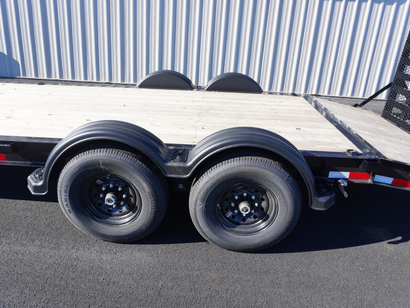 New 2025 PJ Trailers 20ft Equipment Trailer