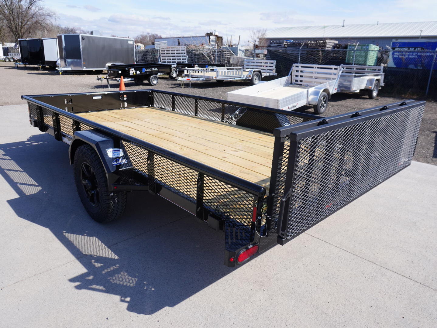 New 2025 Diamond C Trailers 135 83'x14ft Venture Utility