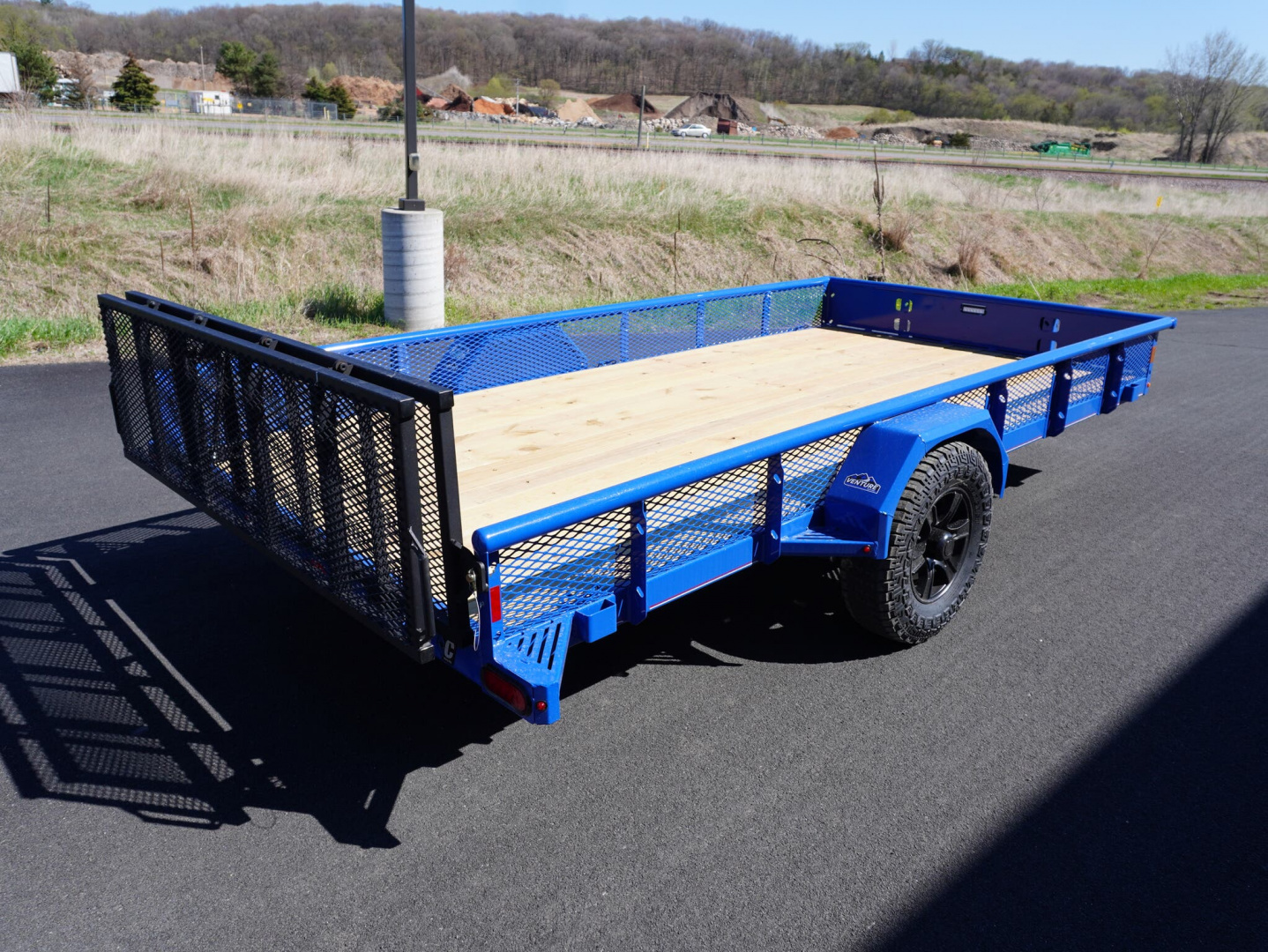 New 2025 Diamond C Trailers 135 83'x14ft Venture Utility
