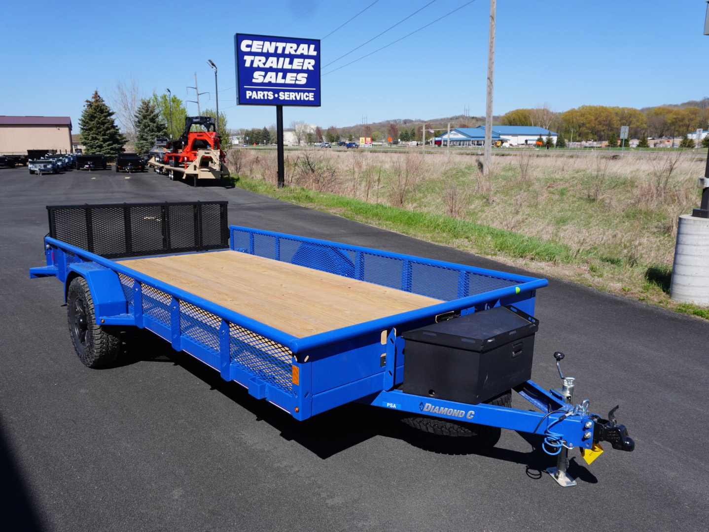New 2025 Diamond C Trailers 135 83'x14ft Venture Utility