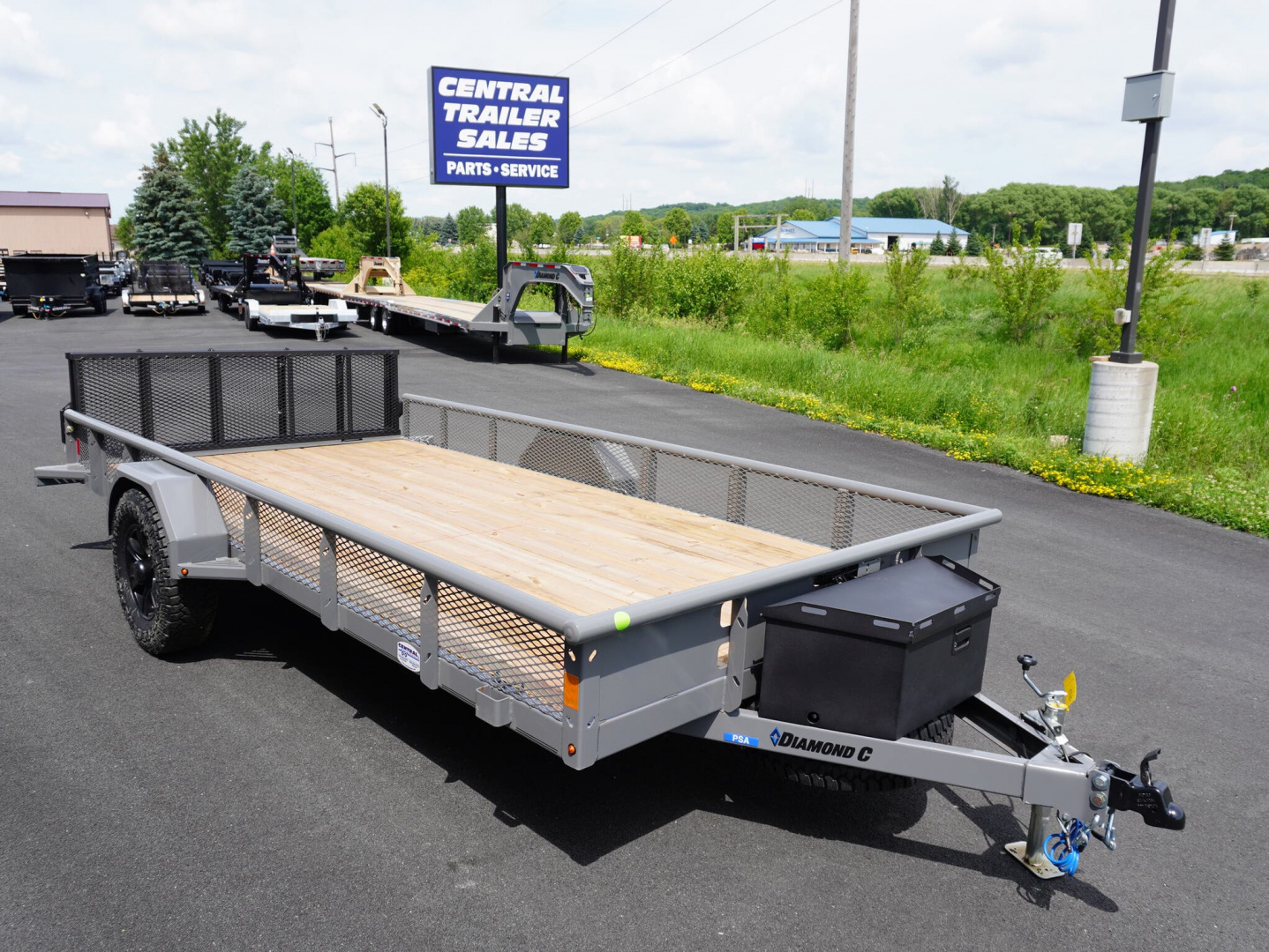 New 2025 Diamond C Trailers 135 83'x14ft Venture Utility