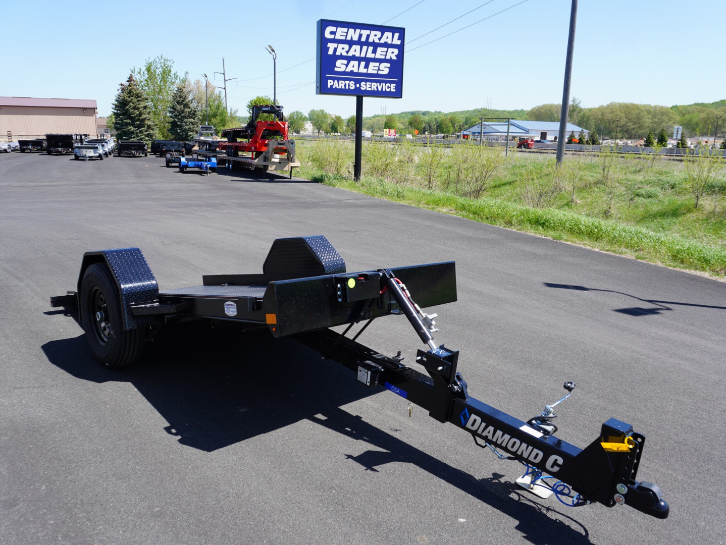 New 2025 Diamond C Trailers 107 59'x12ft Tilt