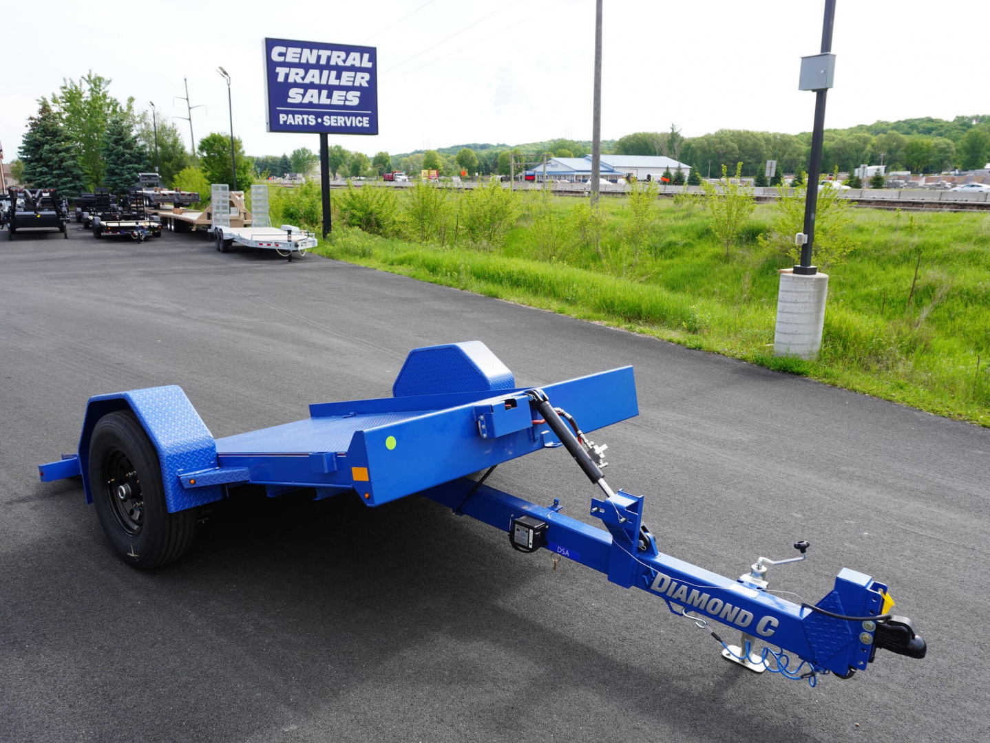 New 2025 Diamond C Trailers 107 77'x10ft Tilt