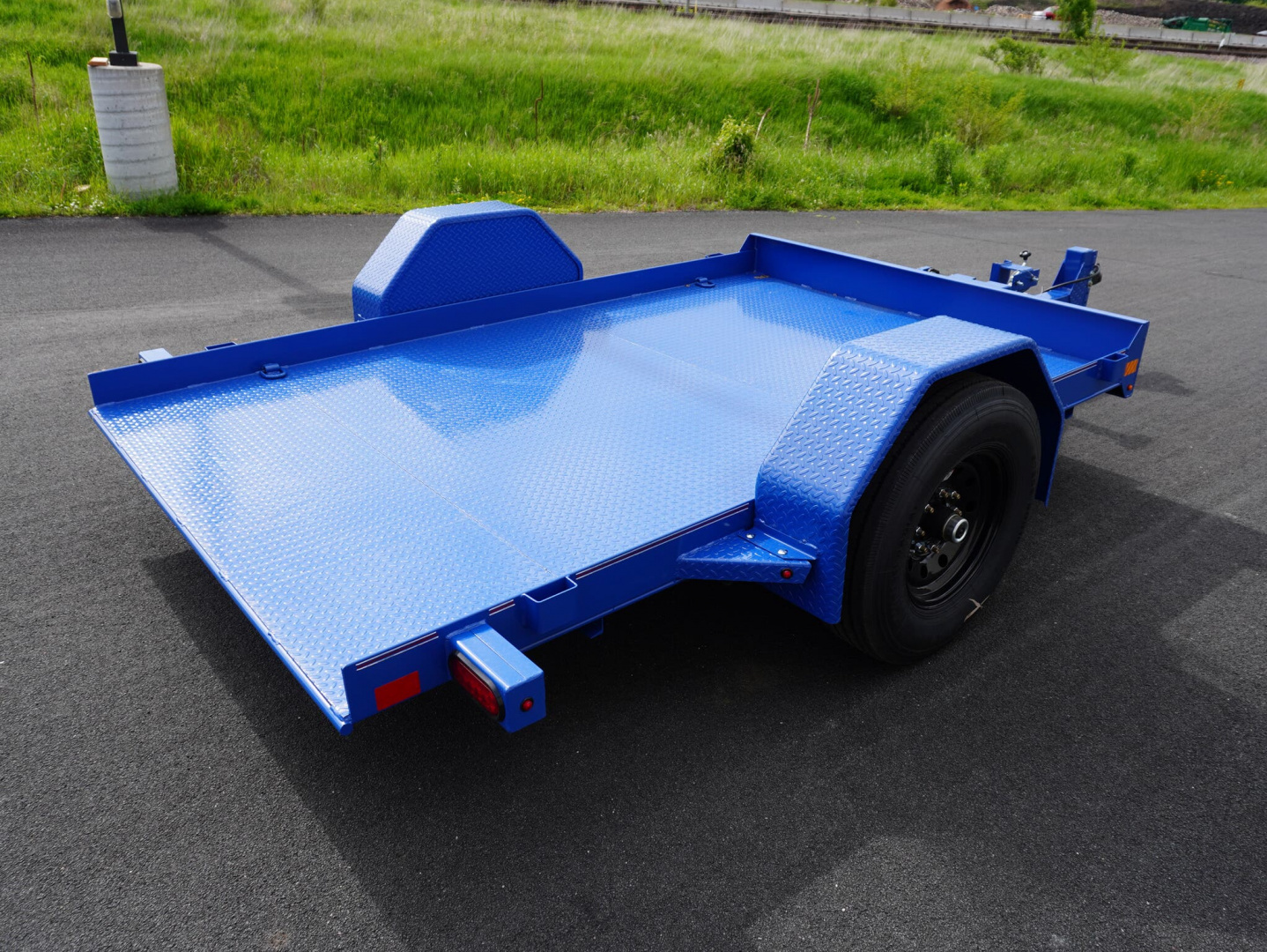 New 2025 Diamond C Trailers 107 77'x10ft Tilt