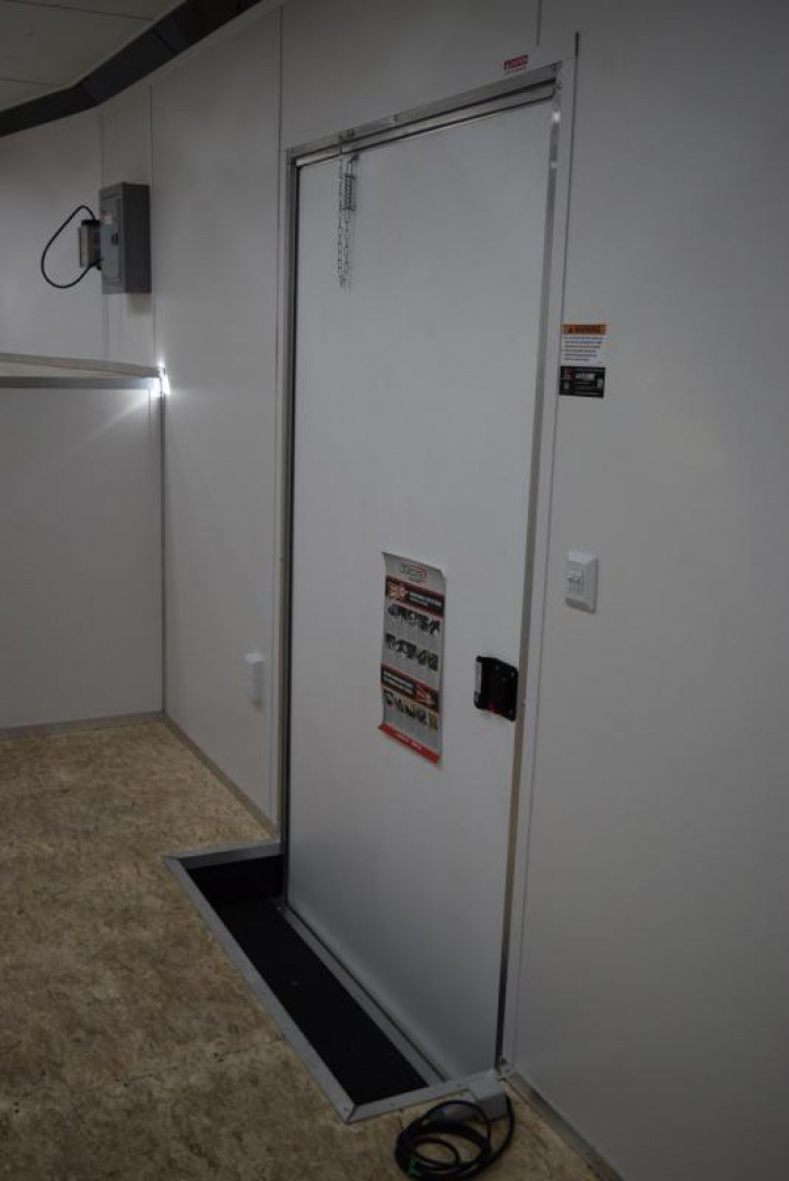 New BRAVO STAR 38' GOOSENECK PULLING TRACTOR TRAILER