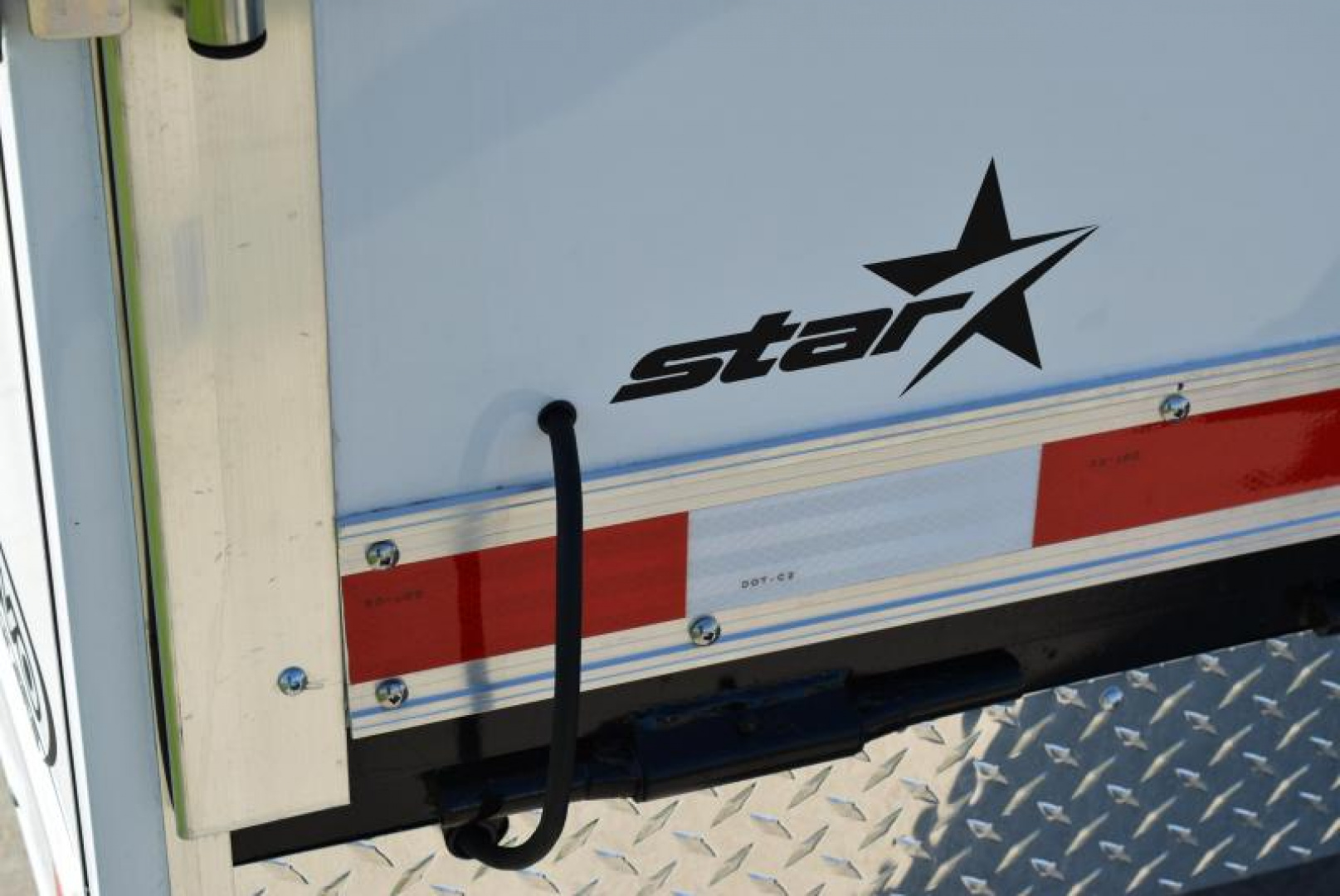 New BRAVO STAR 38' GOOSENECK PULLING TRACTOR TRAILER