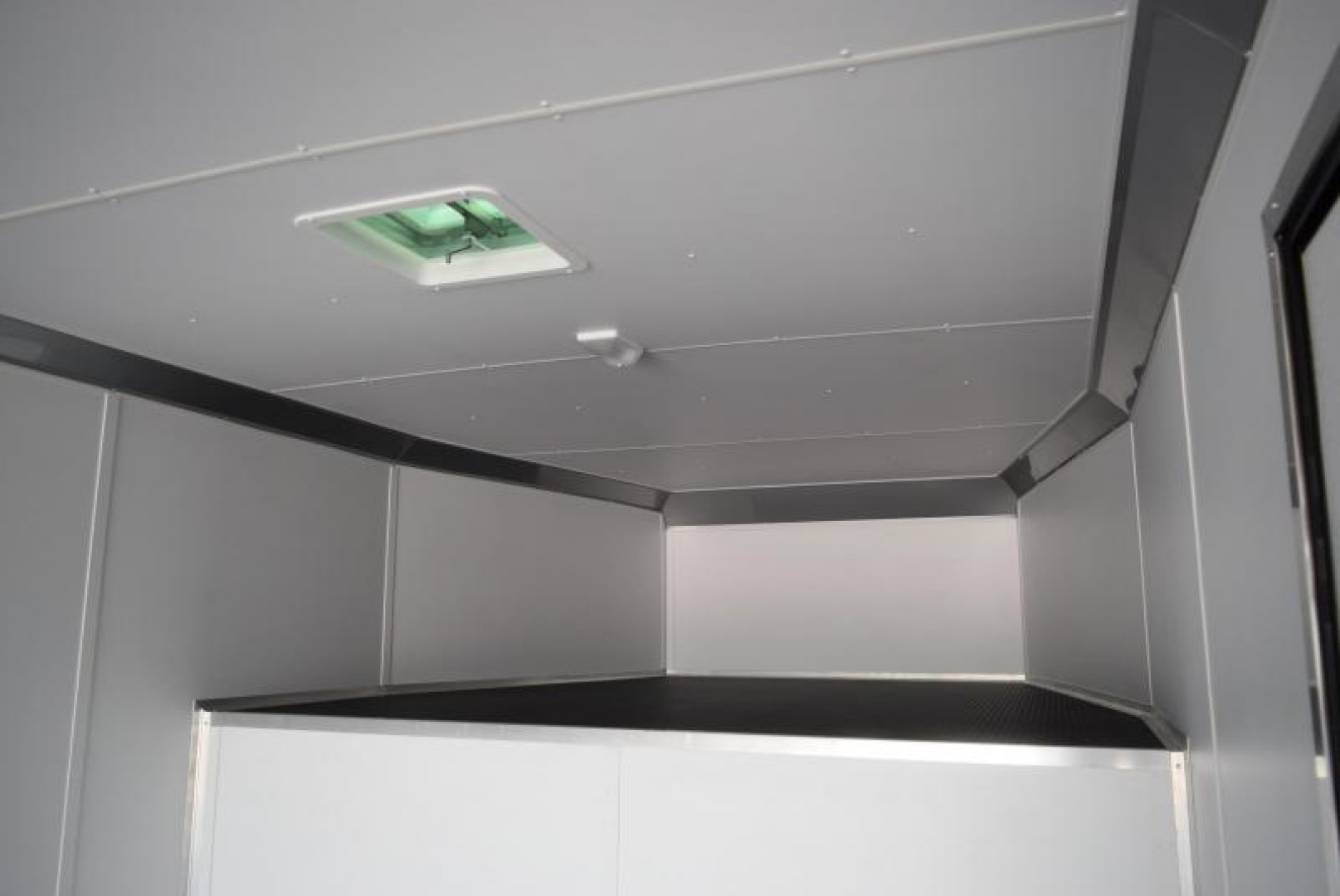 New BRAVO 8.5x36' STAR GOOSENECK RACE TRAILER