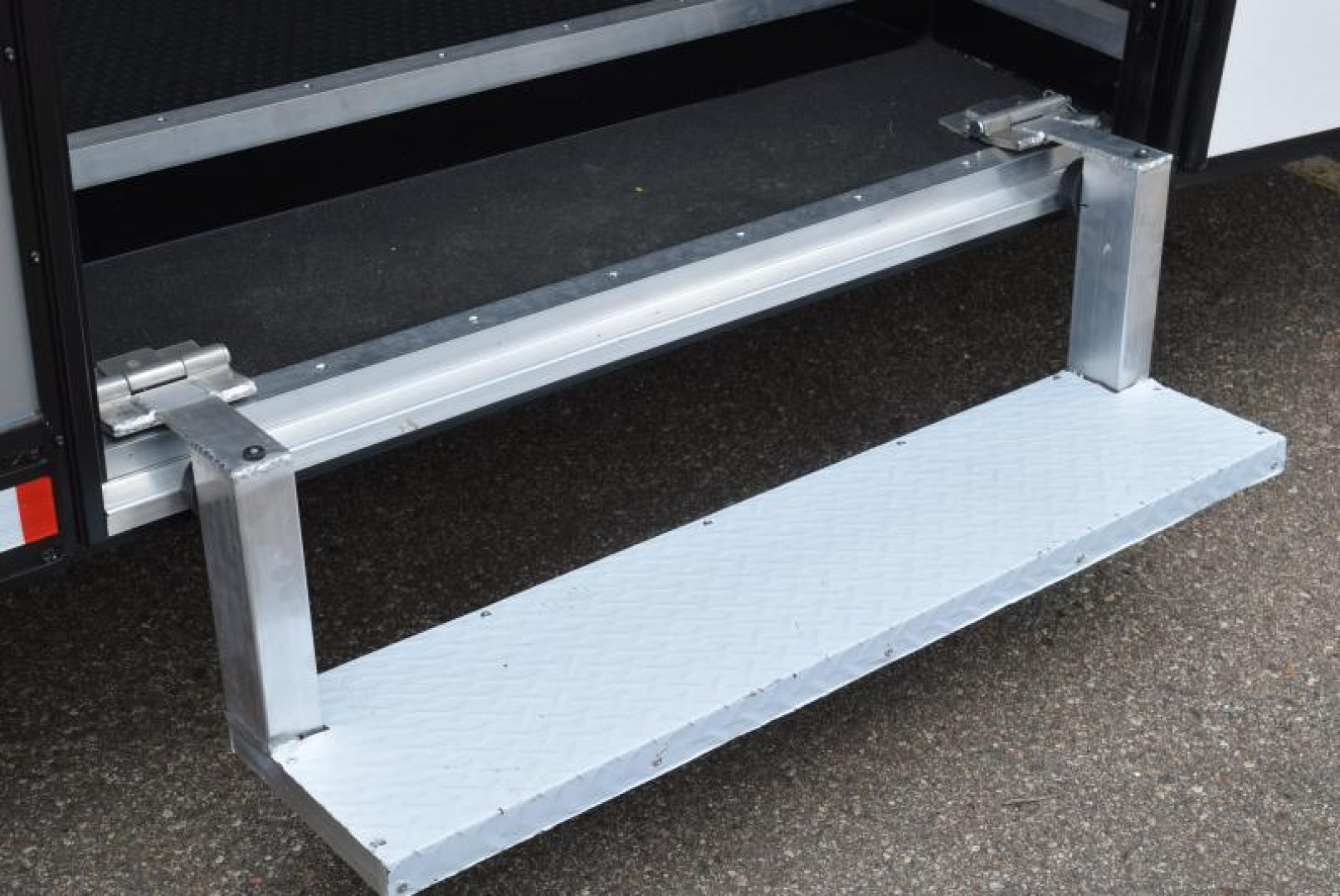 New BRAVO 8.5x36' STAR GOOSENECK RACE TRAILER