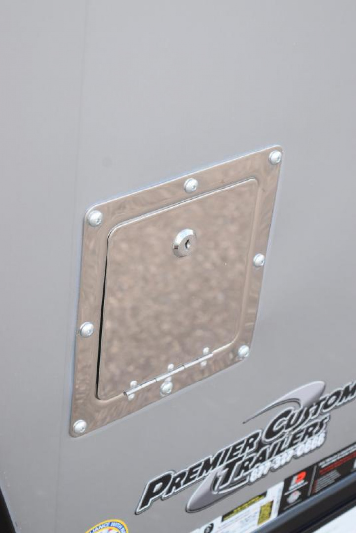 New BRAVO 8.5x36' STAR GOOSENECK RACE TRAILER