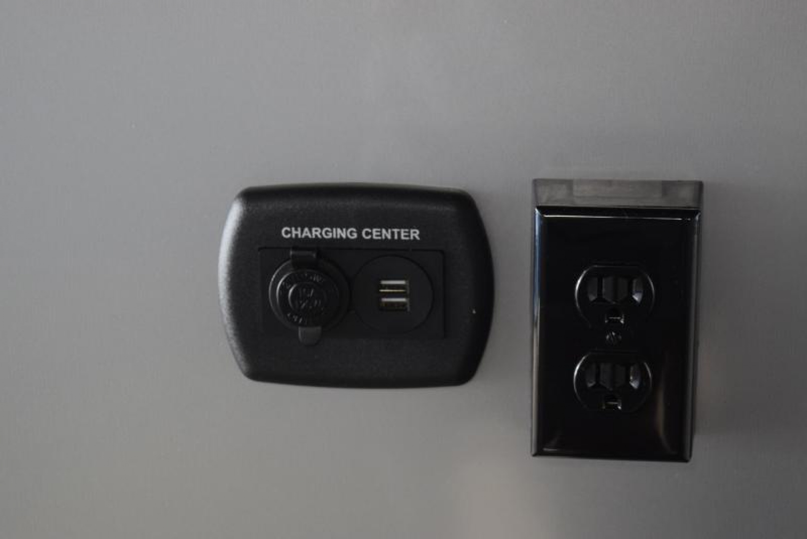 New BRAVO 8.5x38' *MIDNIGHT EDITION* STAR GOOSENECK RACE TRAILER