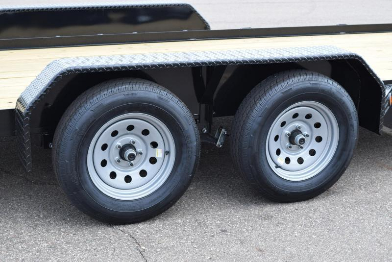 New GATORMADE 18' LOWBOY OPEN CAR HAULER