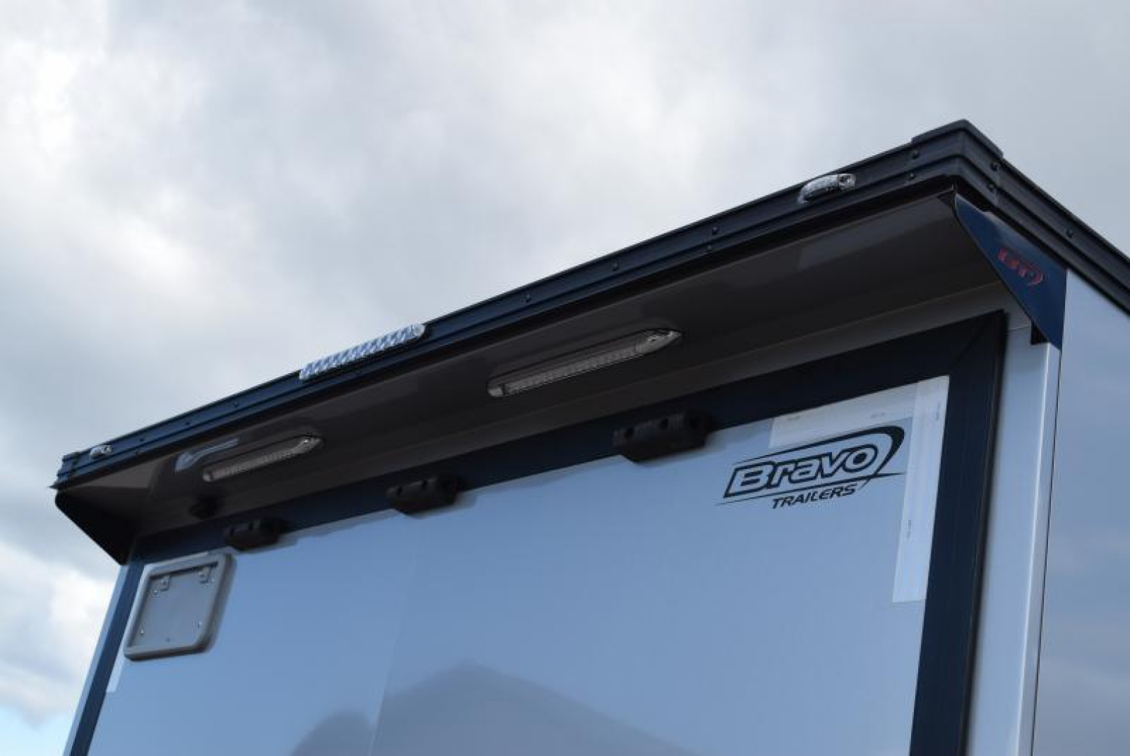 New BRAVO 8.5x28' STP ENCLOSED RACE TRAILER w/ ROCKFORD FOSGATE STEREO SYSTEM