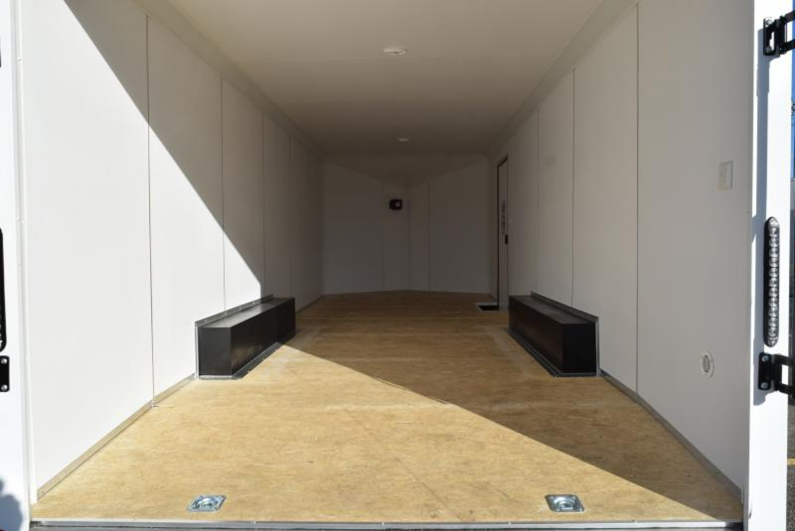 New BRAVO 8.5x24 SCOUT *MIDNIGHT EDITION* ENCLOSED CAR HAULER